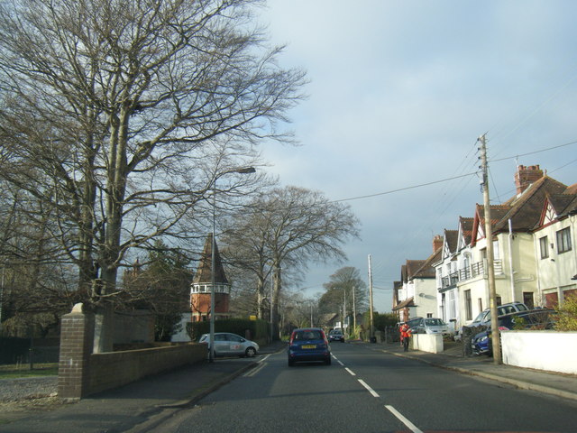 B4267 South Road at Minehead Avenue