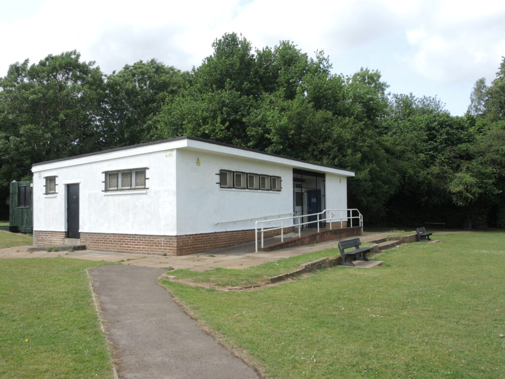 Bromley Heath pavilion - geograph.org.uk - 8085238.jpg