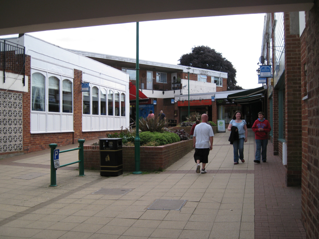 Knowle Shopping Centre - geograph.org.uk
