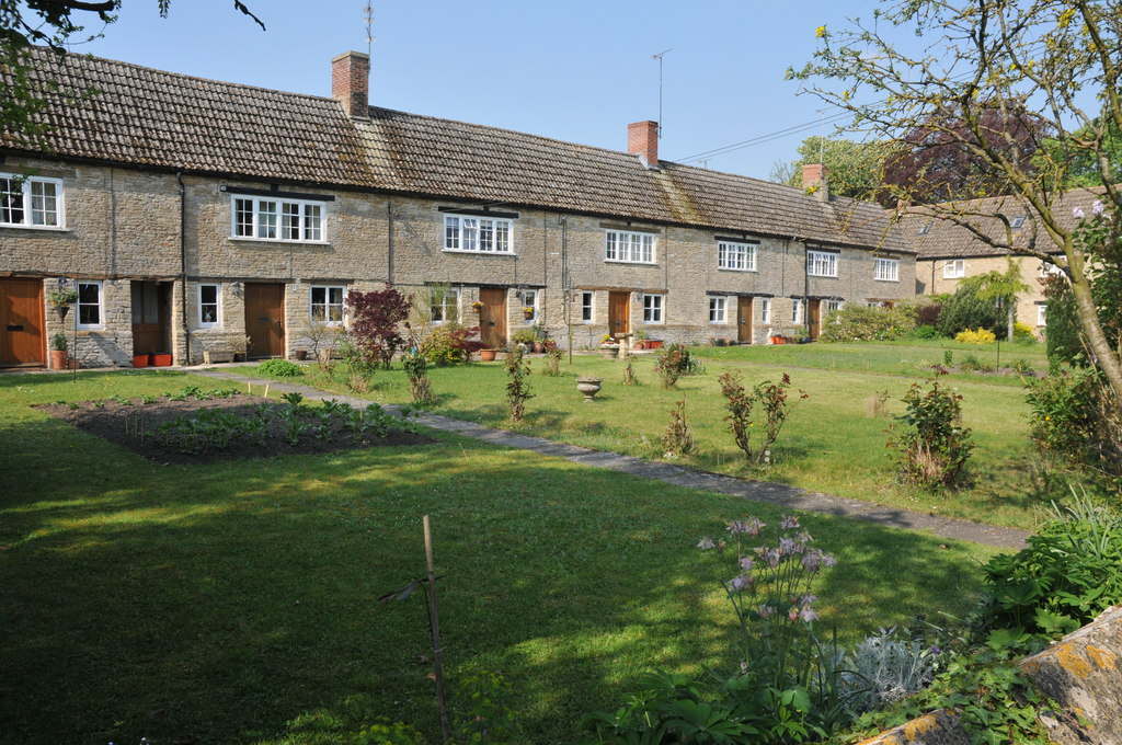 Long Row, Castle Eaton