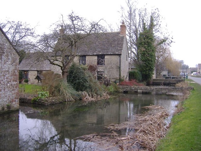 The River Thames, Ashton Keynes