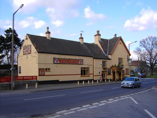 The Swan Inn, High Street, Winterbourne, Bristol - geograph.org.uk
